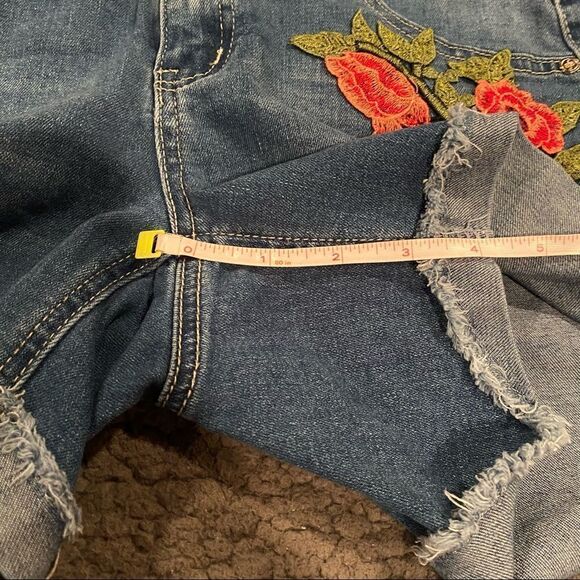 Book Boom Jeans Embroidered Shorts - Picture 7 of 9
